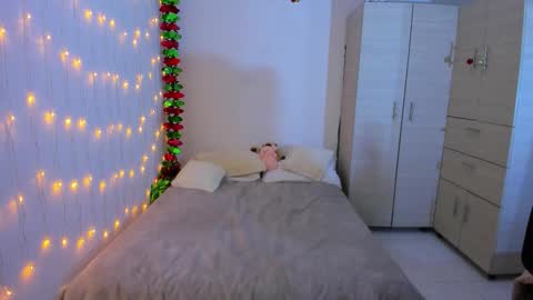 Snapshot of kaguyahara chatting on 12/19/25, 11:12 ChloeIndependient model online show from 12/19/25, 11:12