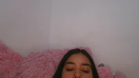 KAHELIINDEPENDENT MODEL online show from 12/20/24, 09:43