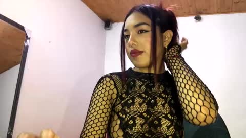 KAHELIINDEPENDENT MODEL online show from 12/22/24, 10:04