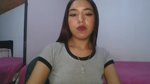 KAHELIINDEPENDENT MODEL online show from 01/23/25, 11:26