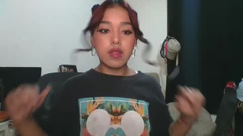 KAHELIINDEPENDENT MODEL online show from 10/11/25, 09:57