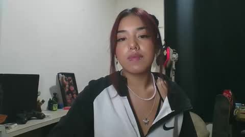 KAHELIINDEPENDENT MODEL online show from 10/22/25, 10:20