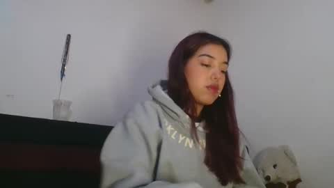 KAHELIINDEPENDENT MODEL online show from 11/21/25, 04:55