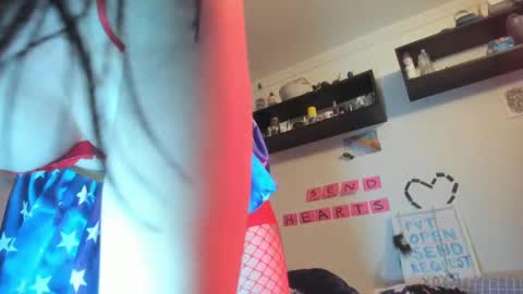 Snapshot of kaherina_cherry chatting on 02/28/25, 10:06 Katherina online show from 02/28/25, 10:06