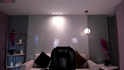 Snapshot of kaiaferreira chatting on 11/05/25, 12:27 Kaia Ferreira online show from 11/05/25, 12:27