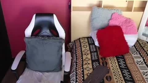 kaily jonness online show from 10/12/25, 09:36