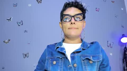 kaira_mosse_ online show from 10/17/25, 11:13