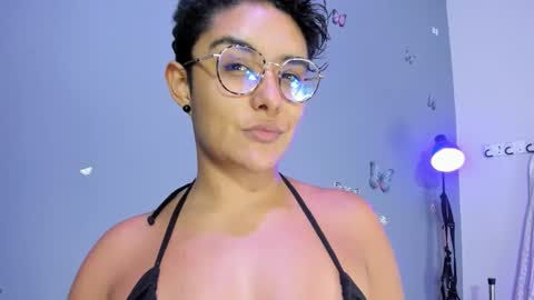 kaira_mosse_ online show from 10/23/25, 12:59
