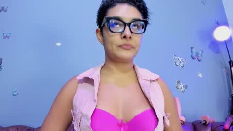 kaira_mosse_ online show from 11/05/25, 12:05
