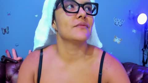 kaira_mosse_ online show from 04/30/26, 12:00