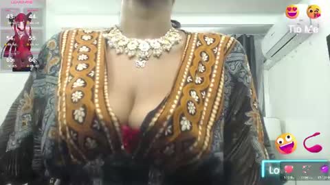 Snapshot of kairadayaamaii chatting on 06/12/26, 11:53 Kaira online show from 06/12/26, 11:53