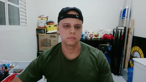 Snapshot of kaiserdoom chatting on 12/13/25, 11:32 kaiserdoom online show from 12/13/25, 11:32