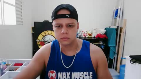 Snapshot of kaiserdoom chatting on 12/15/25, 10:52 kaiserdoom online show from 12/15/25, 10:52