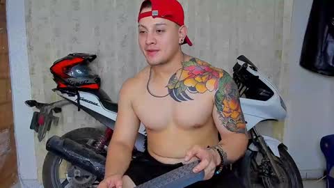 Kaledd musclees room Master online show from 12/22/24, 03:22