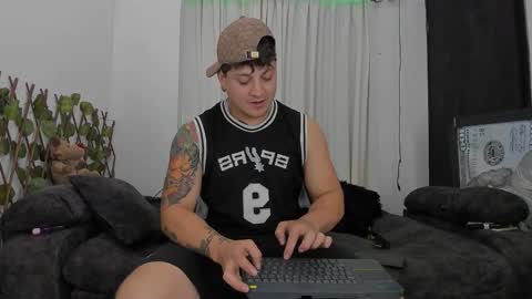 Snapshot of kaledd_musclee chatting on 10/22/25, 05:19 Kaledd musclees room Master online show from 10/22/25, 05:19