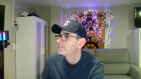 Snapshot of kalem48 chatting on 02/18/25, 03:53 MusicMen49 online show from 02/18/25, 03:53