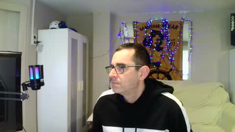 Snapshot of kalem48 chatting on 02/23/25, 02:35 MusicMen49 online show from 02/23/25, 02:35