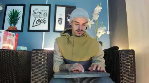 Kale online show from 11/26/25, 11:11