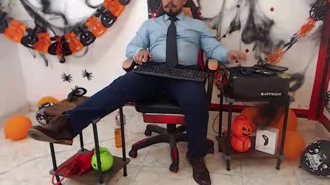 Kaleth online show from 10/23/25, 11:57