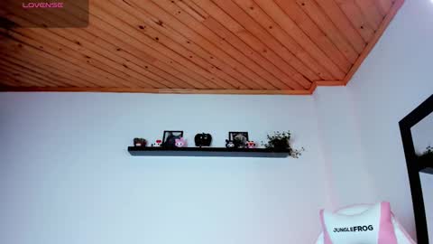 Kali Ka Please help me with your thumbs up its important   dont forget my birthday on October 26 online show from 10/13/25, 08:09