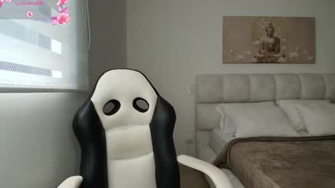 Zoe online show from 09/23/25, 03:59