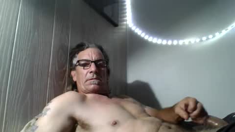 Snapshot of kalifornia91666 chatting on 10/09/25, 02:37 kalifornia91666 online show from 10/09/25, 02:37