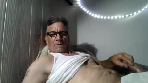 Snapshot of kalifornia91666 chatting on 11/01/25, 08:00 kalifornia91666 online show from 11/01/25, 08:00