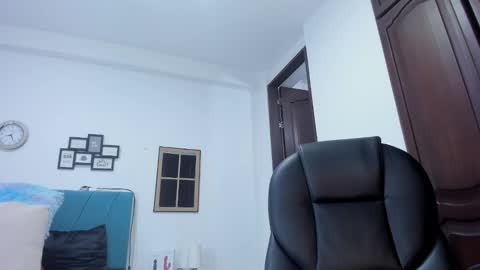 Snapshot of kam_lopez chatting on 10/04/25, 09:35 Kamilalopez online show from 10/04/25, 09:35