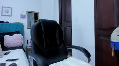 Kamilalopez online show from 05/19/26, 10:27