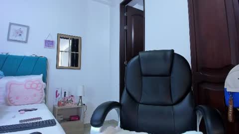Kamilalopez online show from 06/13/26, 08:07