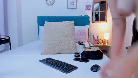 Kamilalopez online show from 07/04/26, 07:31