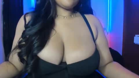 Snapshot of kamala_khan_tx chatting on 03/20/26, 06:24 Online 800 to 1400 online show from 03/20/26, 06:24