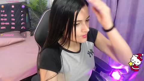 Snapshot of kameron_tay chatting on 12/14/25, 07:07 KAMERON online show from 12/14/25, 07:07