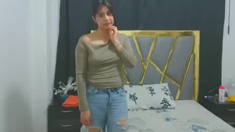 Snapshot of kamgomezxox chatting on 03/05/25, 03:29 kamgomezxox online show from 03/05/25, 03:29