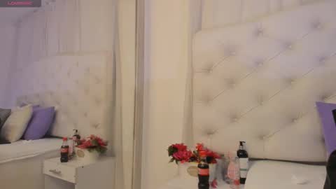 Snapshot of kamila_arias chatting on 09/12/25, 12:38    online show from 09/12/25, 12:38