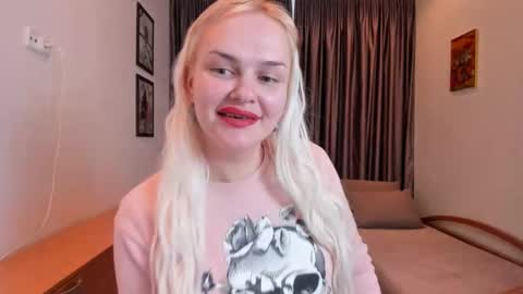 Camila online show from 11/25/25, 09:31