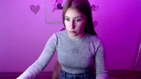 kamilla_love_ online show from 09/20/25, 12:17