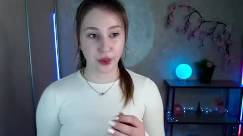 kamilla_love_ online show from 05/05/26, 12:13