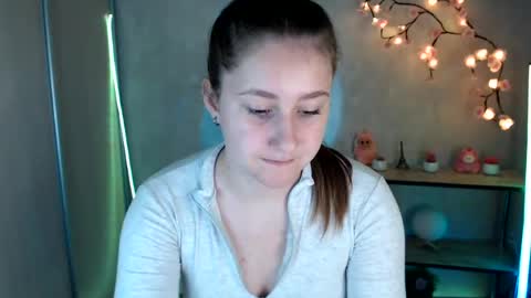 kamilla_love_ online show from 06/12/26, 12:48