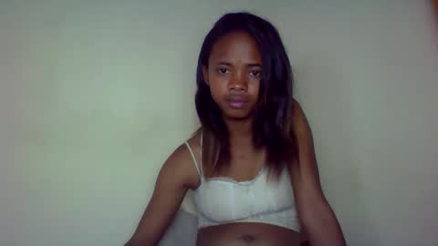 kamillah69 online show from 11/20/25, 07:46