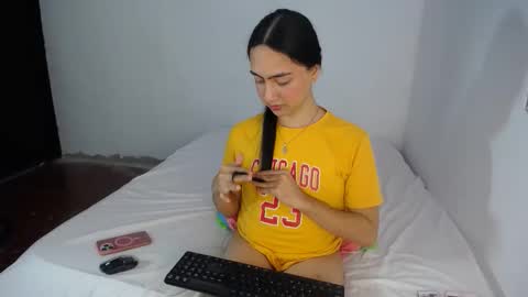 Snapshot of kammi_candy chatting on 03/26/26, 02:06 -- kammi -- online show from 03/26/26, 02:06