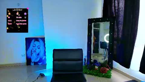 hello  Im Danni online show from 07/18/26, 12:09