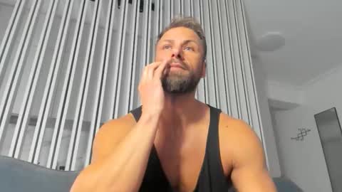 Snapshot of kanegriffin26 chatting on 11/17/25, 01:28 Kane OF strongkane online show from 11/17/25, 01:28