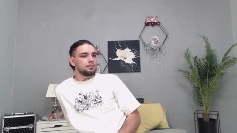 Snapshot of kanehunter chatting on 12/14/25, 07:18 Kane online show from 12/14/25, 07:18