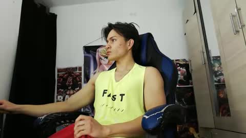 Snapshot of kanekixxxhot chatting on 12/02/25, 02:01 andres online show from 12/02/25, 02:01