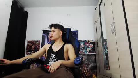 Snapshot of kanekixxxhot chatting on 03/15/26, 11:05 andres online show from 03/15/26, 11:05