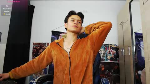 Snapshot of kanekixxxhot chatting on 04/15/26, 11:50 andres online show from 04/15/26, 11:50