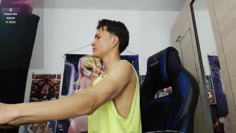 Snapshot of kanekixxxhot chatting on 05/18/26, 12:44 andres online show from 05/18/26, 12:44