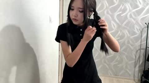 Lily online show from 06/30/26, 09:21