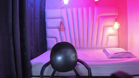 kaorii_lee online show from 11/12/25, 12:16